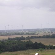 IMGP3712   Z latarnii było też widać farmę wielkich wiatraków. Poniewż tam zawżdy z pola chłodne wiatry zawiewają - to i lepstryki można narobić sporo.