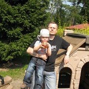 IMG 1273  Tata-sarata nie udaje, że się zmieści w domku.
