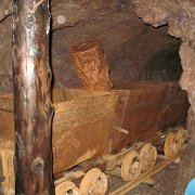IMG 2136   Po sowietach zostały przykre wspomnienia i zardzewiałe wagoniki.