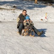 IMG 3075  Przyszedł czas na zimowe sporty. Z tatą-saratą jeździło się dostojnie.