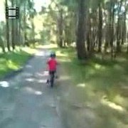 rower  Antek samodzielnie przemierza na rowerzeSłowiński Park Narodowy.