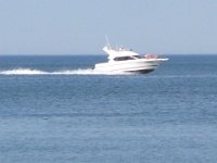 IMG 3794  Z plaży można podziwiać przepływjące jachty...